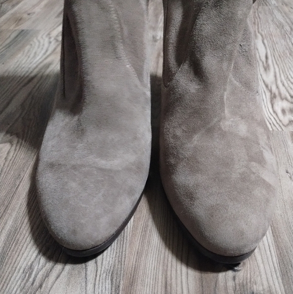 Stuart Weitzman Perfection Topo Taupe Suede Bootie Size 12 - Picture 3 of 6